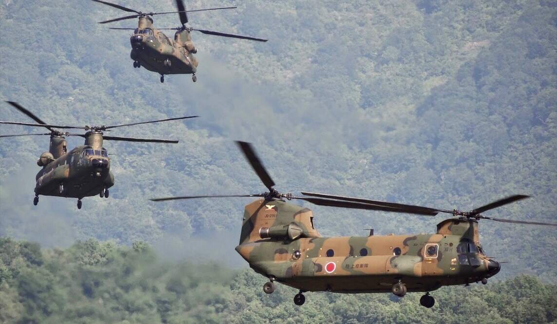 Japon ordusuna Chinook takviyesi